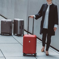 Чемодан Victorinox Travel 35x55x23 см CONNEX HS/Red S Vt605664