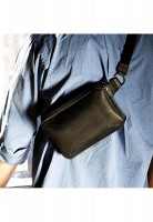Кожаная поясная сумка Dropbag Mini черная Crazy Horse BlankNote bn-bag-6-g-kr