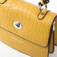 Женский клатч из кожезаменителя FASHION 01-06 17057 yellow