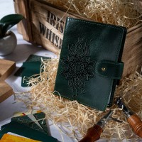 Кожаный картхолдер Hi Art «Mehendi Classic» CH-06 Crystal Green