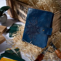 Кожаный картхолдер Hi Art «Mehendi Classic» CH-06 Crystal Blue