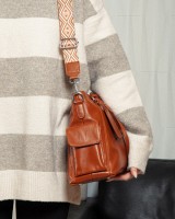 Женская кожаная сумка классическая ALEX RAI 91008-9 camel