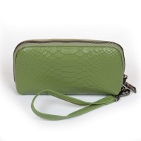 Женская кожаная косметичка Cosmetic 60095-19 apple green