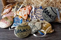 Игрушка на елку из кожи HiArt Шар Toy-Ball-Red-Gold