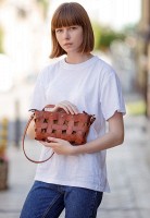 Кожаная плетеная женская сумка BlankNote Пазл S светло-коричневая Crazy Horse BN-BAG-31-K-KR
